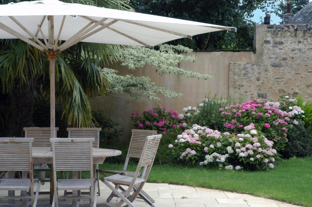 Craon  La Demeure De L'Ile Bed & Breakfast エクステリア 写真